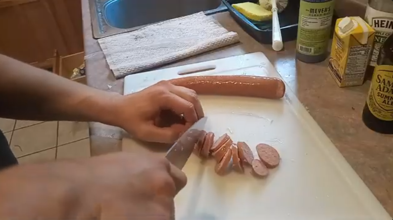 Slicing kielbasa